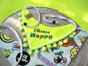 Hundehalstuch und Katzenhalstuch in neon gelb mit Aufdruck choose happy